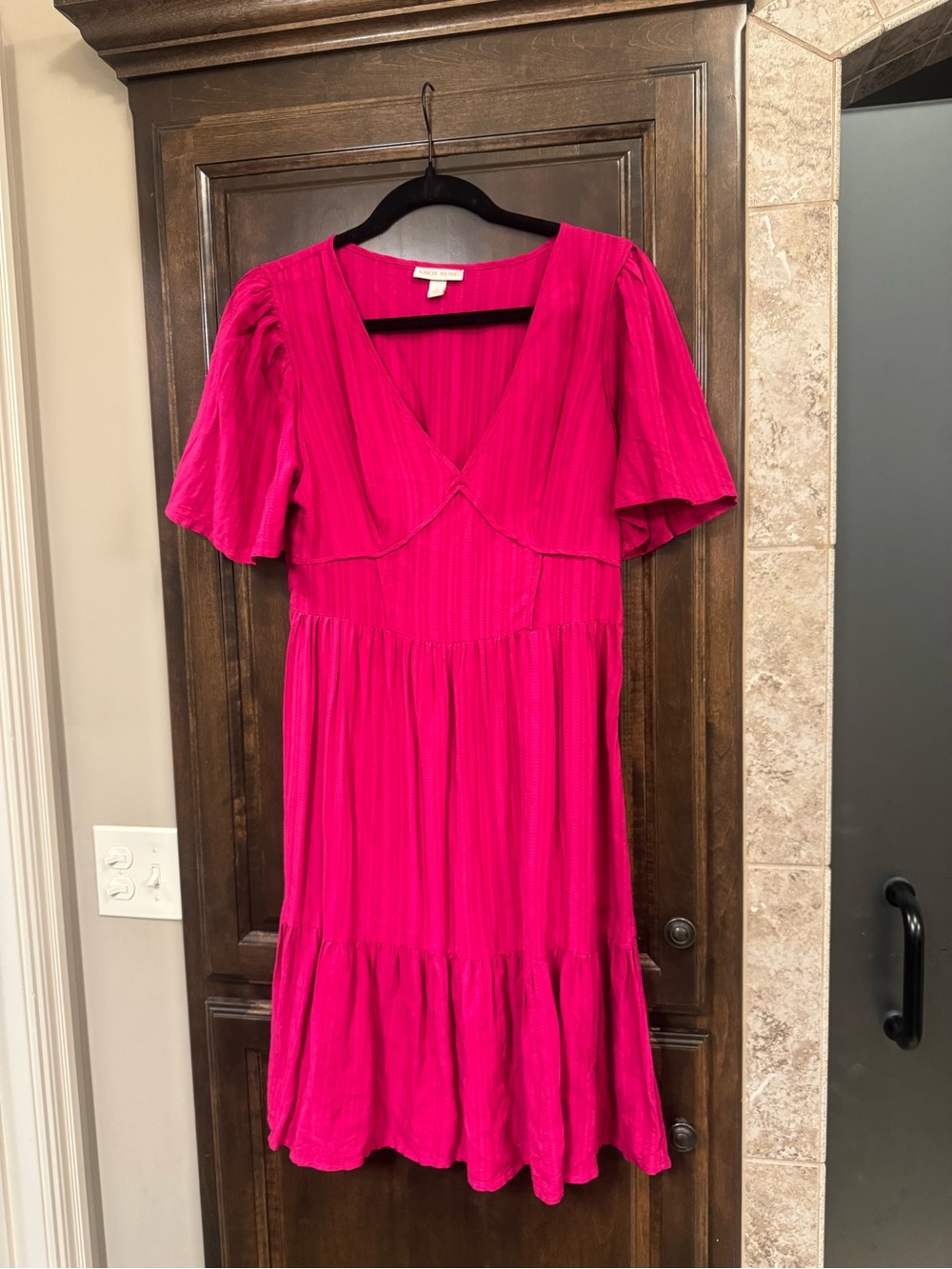 Knox Rose Hot Pink V-Neck Tiered Midi Dress